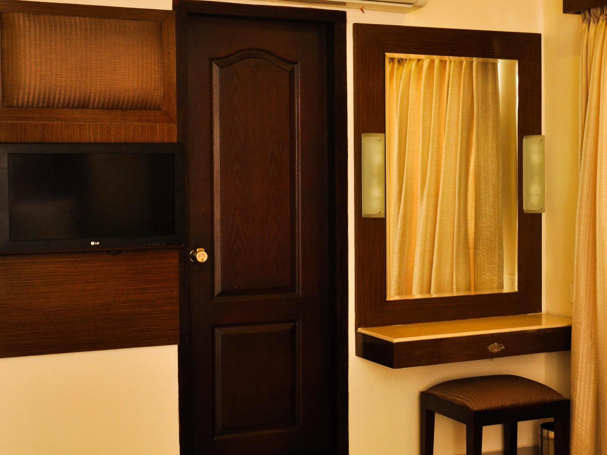 The Gopinivas Grand Hotel Kanyakumari Exterior photo